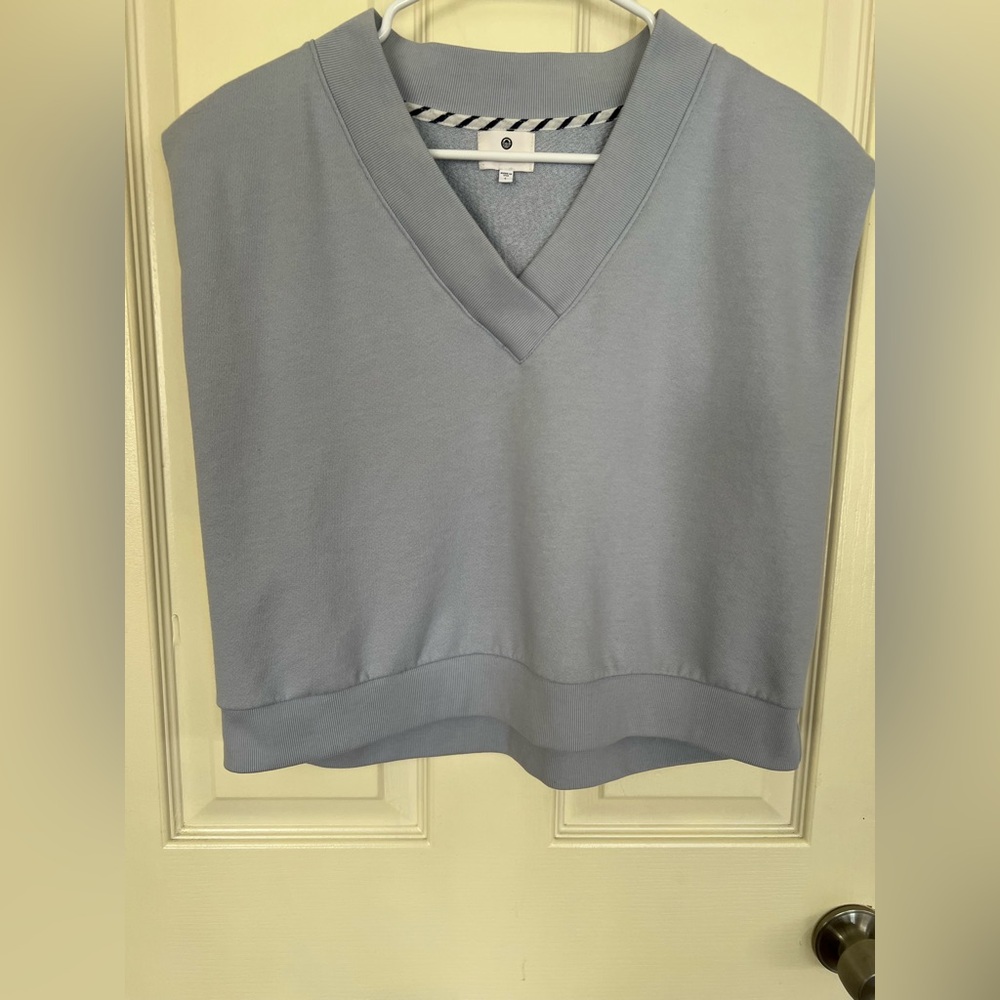 Sundry Periwinkle Cropped Sweatshirt Vest Size Large V Neck Sleeveless Pullover